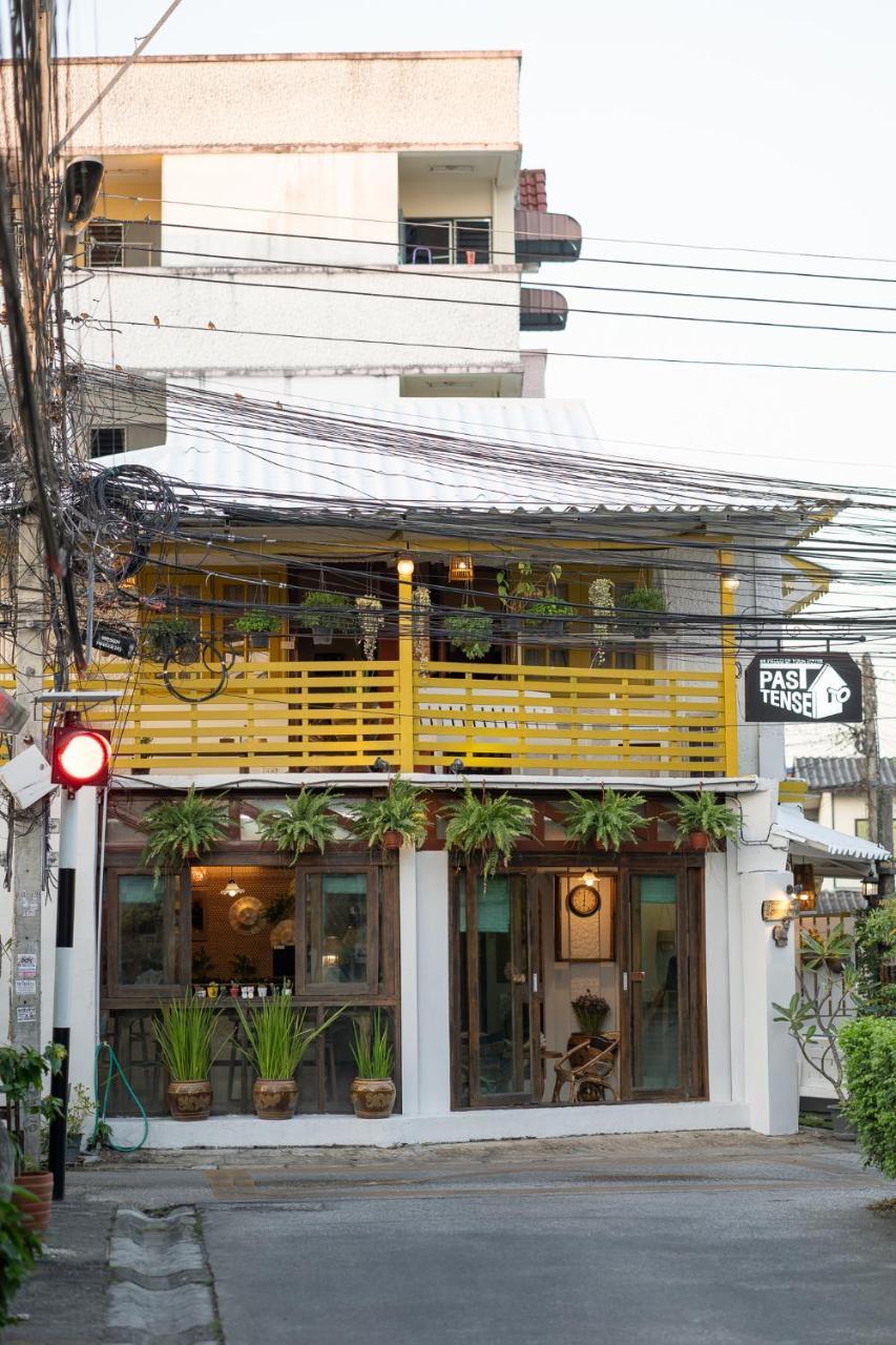 Past Tense Hostel Чиангмай Экстерьер фото