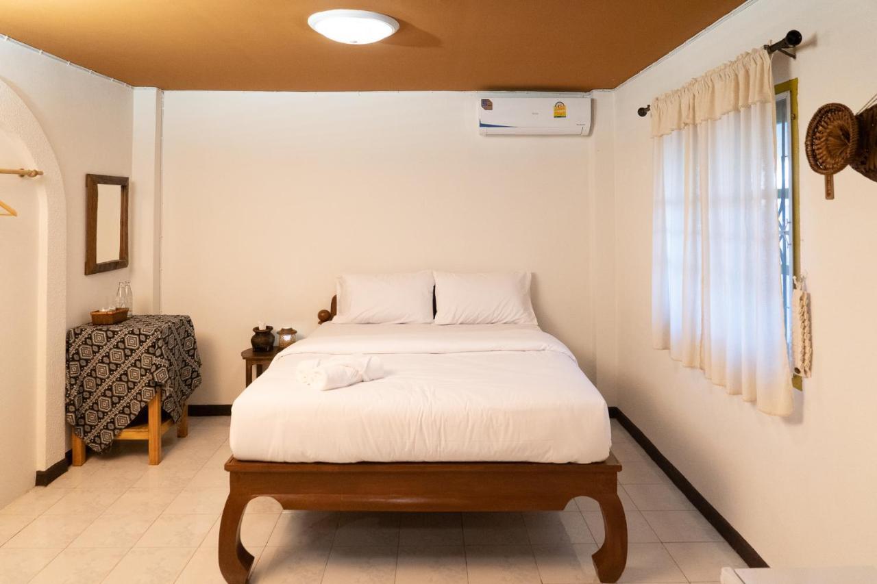 Past Tense Hostel Чиангмай Экстерьер фото