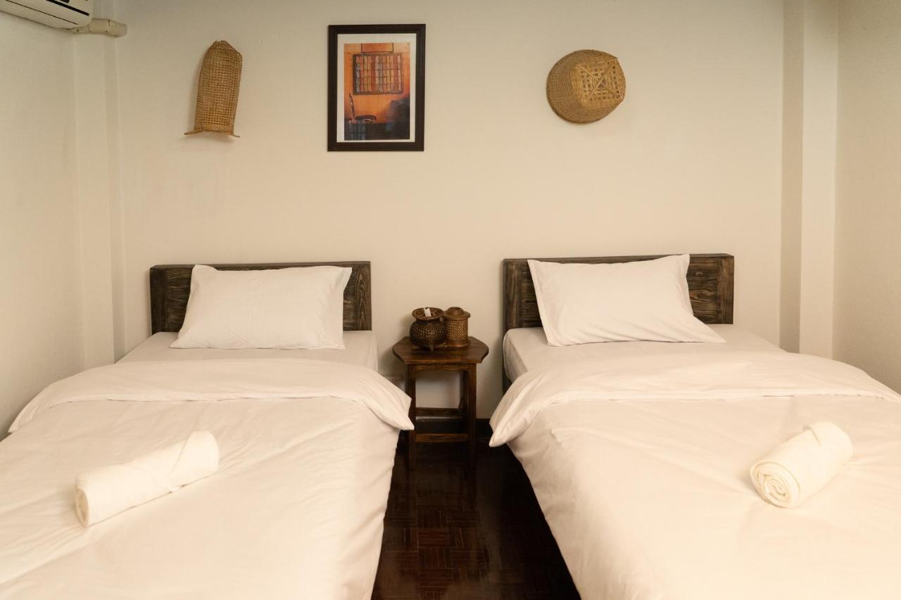 Past Tense Hostel Чиангмай Экстерьер фото