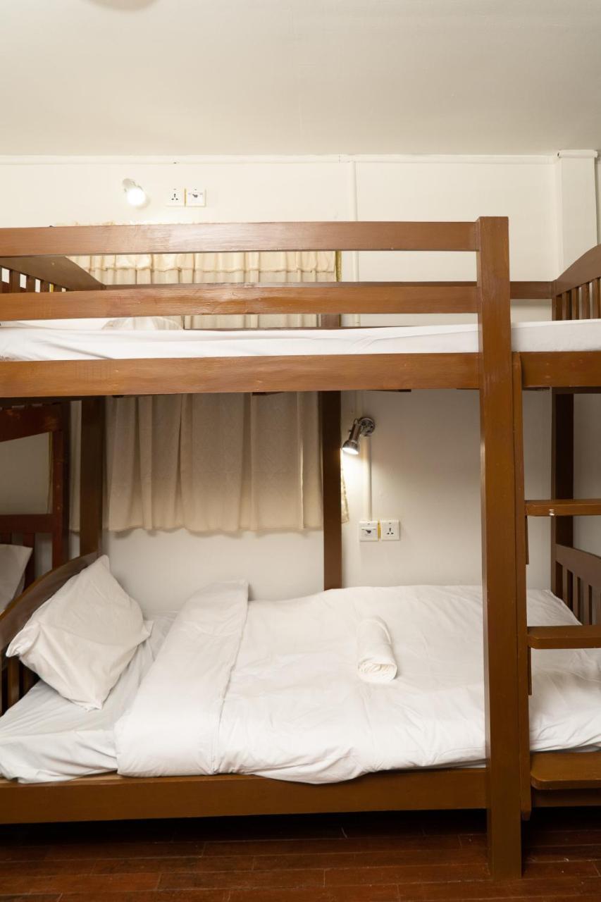 Past Tense Hostel Чиангмай Экстерьер фото