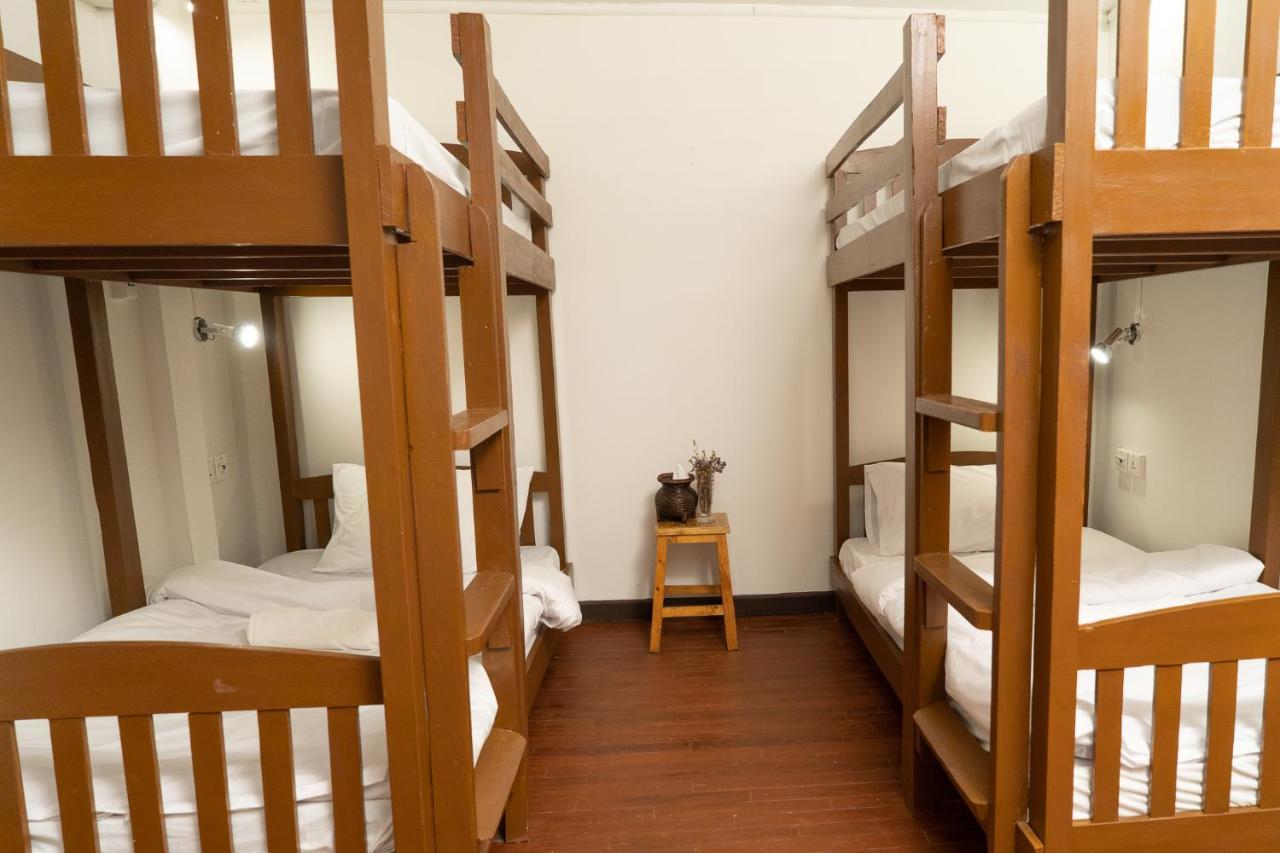 Past Tense Hostel Чиангмай Экстерьер фото