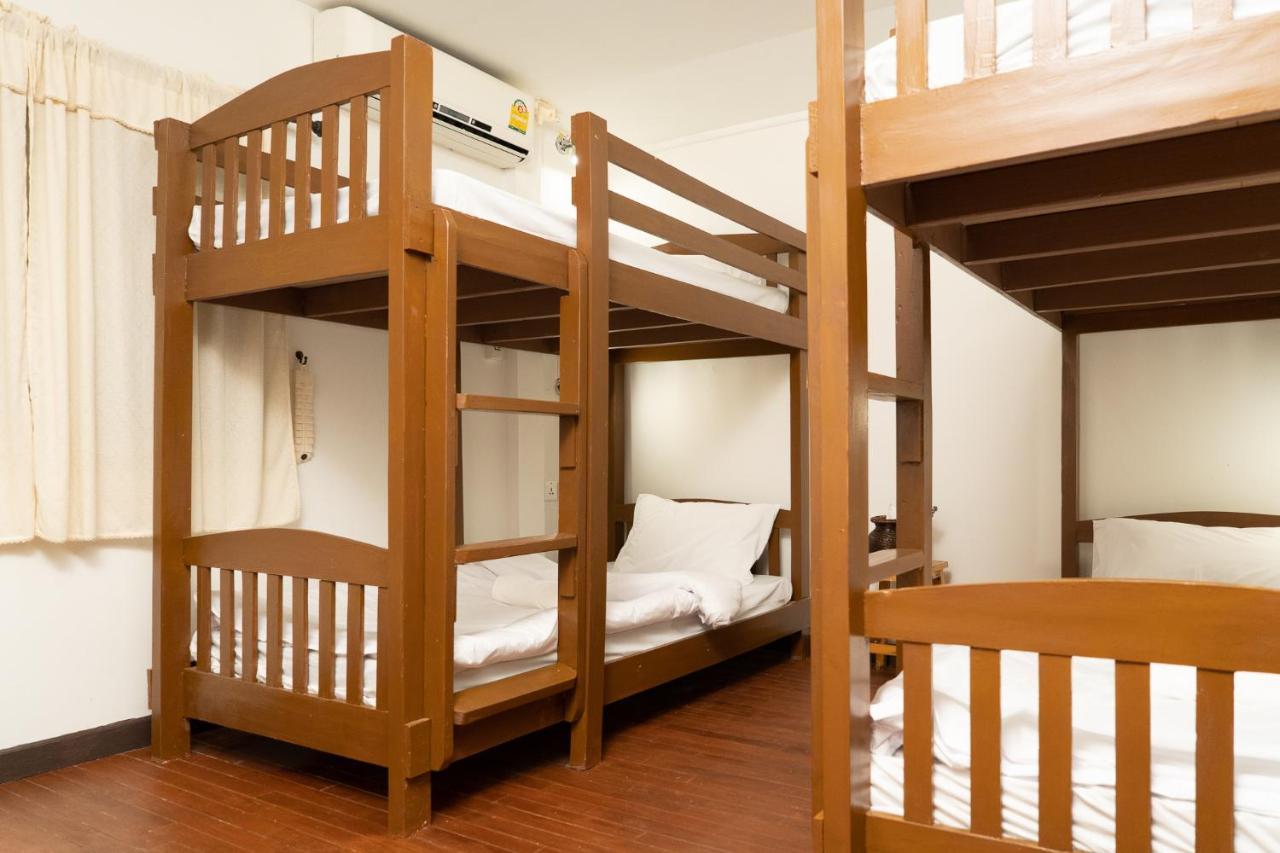 Past Tense Hostel Чиангмай Экстерьер фото