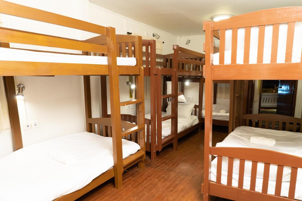 Past Tense Hostel Чиангмай Экстерьер фото
